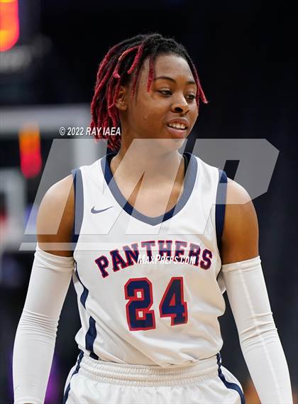Thumbnail 2 in San Joaquin Memorial vs. Sage Hill (CIF State Division II Final) photogallery.