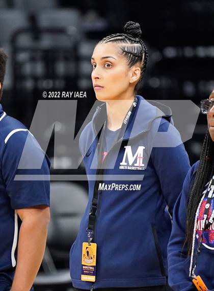 Thumbnail 3 in San Joaquin Memorial vs. Sage Hill (CIF State Division II Final) photogallery.