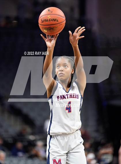 Thumbnail 1 in San Joaquin Memorial vs. Sage Hill (CIF State Division II Final) photogallery.