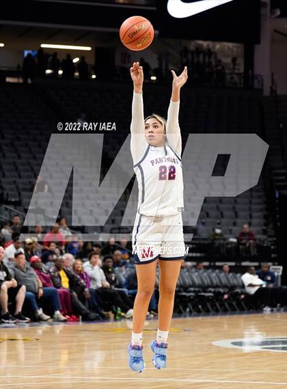 Thumbnail 2 in San Joaquin Memorial vs. Sage Hill (CIF State Division II Final) photogallery.