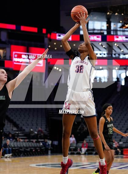 Thumbnail 1 in San Joaquin Memorial vs. Sage Hill (CIF State Division II Final) photogallery.