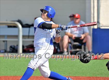 Thumbnail 1 in Gunter vs. Ponder (UIL 2A Region 2 Quarterfinal Playoff) photogallery.