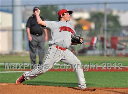 Thumbnail 3 in Gunter vs. Ponder (UIL 2A Region 2 Quarterfinal Playoff) photogallery.