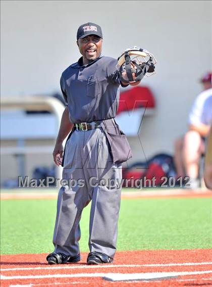 Thumbnail 1 in Gunter vs. Ponder (UIL 2A Region 2 Quarterfinal Playoff) photogallery.