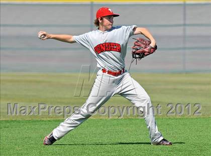Thumbnail 1 in Gunter vs. Ponder (UIL 2A Region 2 Quarterfinal Playoff) photogallery.
