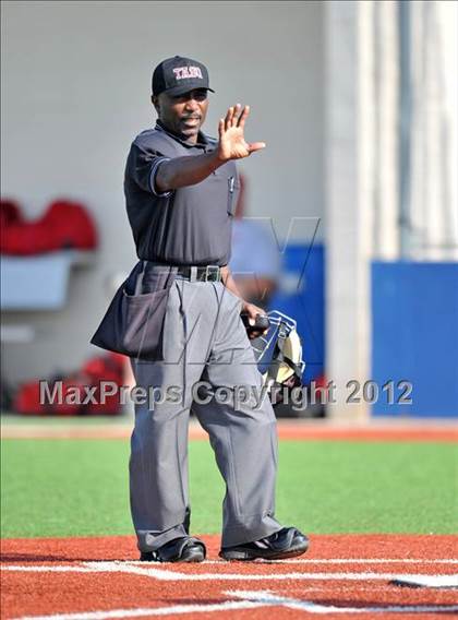 Thumbnail 1 in Gunter vs. Ponder (UIL 2A Region 2 Quarterfinal Playoff) photogallery.
