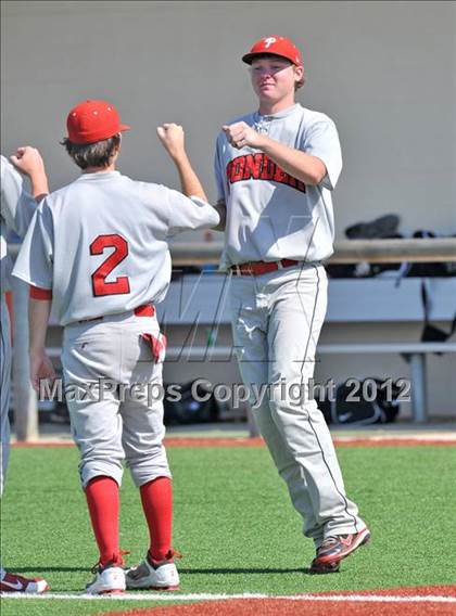 Thumbnail 3 in Gunter vs. Ponder (UIL 2A Region 2 Quarterfinal Playoff) photogallery.