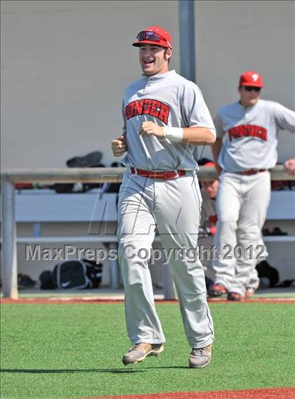 Thumbnail 2 in Gunter vs. Ponder (UIL 2A Region 2 Quarterfinal Playoff) photogallery.