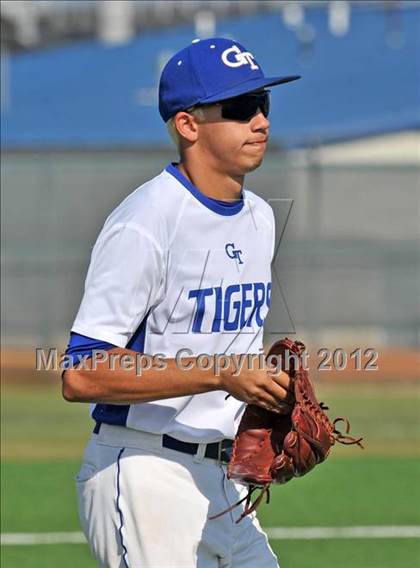 Thumbnail 3 in Gunter vs. Ponder (UIL 2A Region 2 Quarterfinal Playoff) photogallery.
