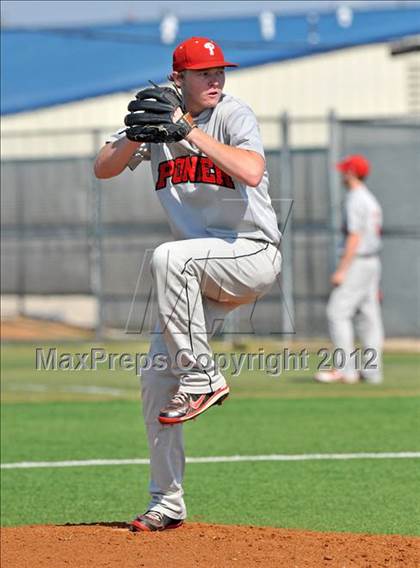 Thumbnail 2 in Gunter vs. Ponder (UIL 2A Region 2 Quarterfinal Playoff) photogallery.