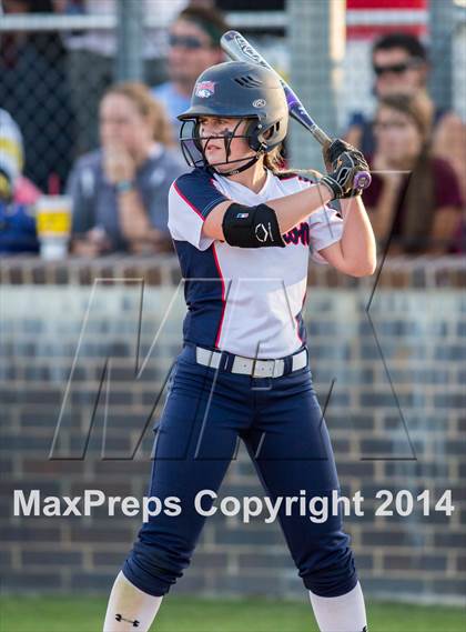 Thumbnail 2 in Barbers Hill vs. Dawson (UIL 4A Region 3 Regional Playoff) photogallery.