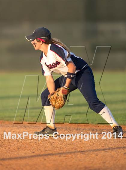 Thumbnail 3 in Barbers Hill vs. Dawson (UIL 4A Region 3 Regional Playoff) photogallery.