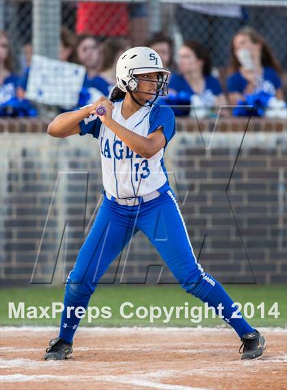 Thumbnail 1 in Barbers Hill vs. Dawson (UIL 4A Region 3 Regional Playoff) photogallery.