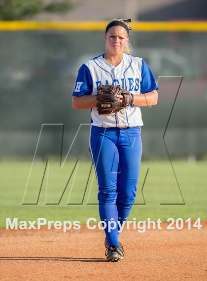 Thumbnail 2 in Barbers Hill vs. Dawson (UIL 4A Region 3 Regional Playoff) photogallery.