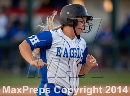 Thumbnail 3 in Barbers Hill vs. Dawson (UIL 4A Region 3 Regional Playoff) photogallery.