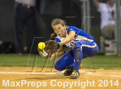 Thumbnail 2 in Barbers Hill vs. Dawson (UIL 4A Region 3 Regional Playoff) photogallery.