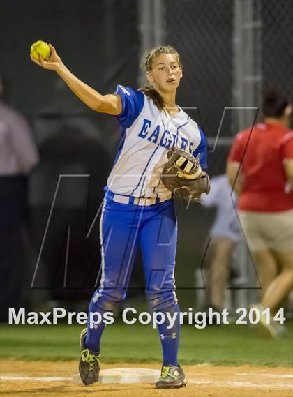 Thumbnail 1 in Barbers Hill vs. Dawson (UIL 4A Region 3 Regional Playoff) photogallery.