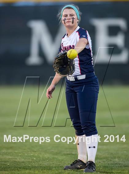 Thumbnail 1 in Barbers Hill vs. Dawson (UIL 4A Region 3 Regional Playoff) photogallery.