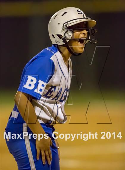 Thumbnail 1 in Barbers Hill vs. Dawson (UIL 4A Region 3 Regional Playoff) photogallery.