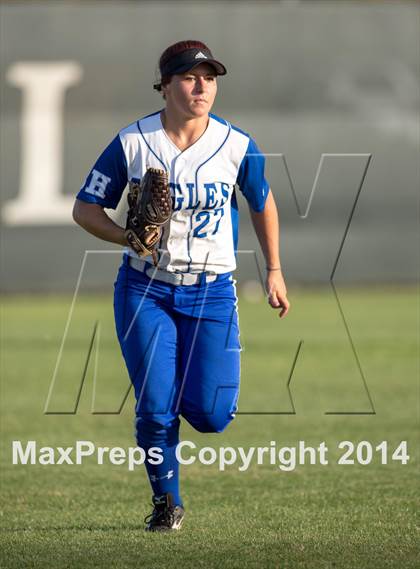 Thumbnail 2 in Barbers Hill vs. Dawson (UIL 4A Region 3 Regional Playoff) photogallery.