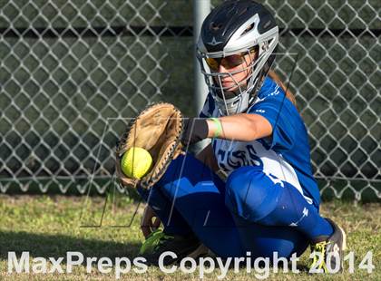 Thumbnail 1 in Barbers Hill vs. Dawson (UIL 4A Region 3 Regional Playoff) photogallery.