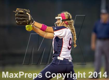 Thumbnail 2 in Barbers Hill vs. Dawson (UIL 4A Region 3 Regional Playoff) photogallery.