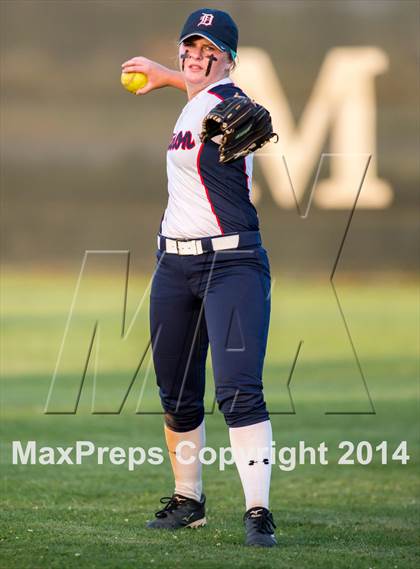 Thumbnail 3 in Barbers Hill vs. Dawson (UIL 4A Region 3 Regional Playoff) photogallery.