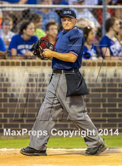 Thumbnail 1 in Barbers Hill vs. Dawson (UIL 4A Region 3 Regional Playoff) photogallery.