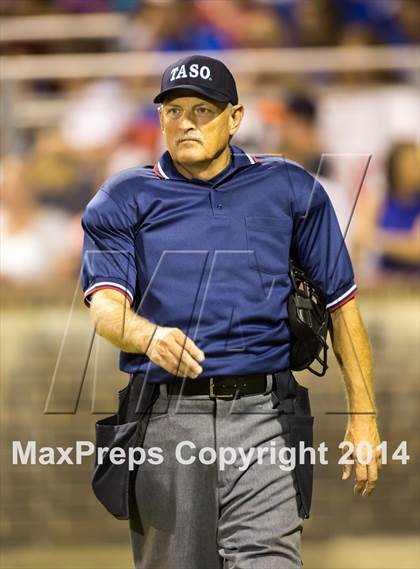 Thumbnail 2 in Barbers Hill vs. Dawson (UIL 4A Region 3 Regional Playoff) photogallery.