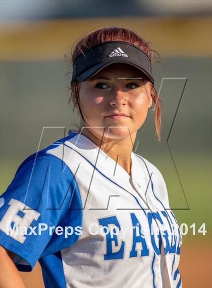 Thumbnail 2 in Barbers Hill vs. Dawson (UIL 4A Region 3 Regional Playoff) photogallery.