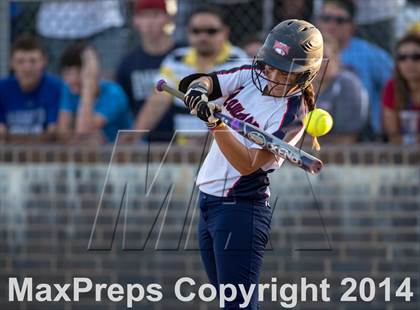Thumbnail 3 in Barbers Hill vs. Dawson (UIL 4A Region 3 Regional Playoff) photogallery.