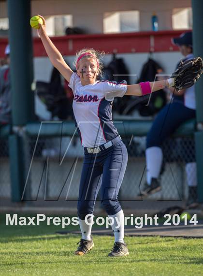 Thumbnail 3 in Barbers Hill vs. Dawson (UIL 4A Region 3 Regional Playoff) photogallery.