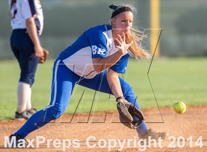Thumbnail 1 in Barbers Hill vs. Dawson (UIL 4A Region 3 Regional Playoff) photogallery.