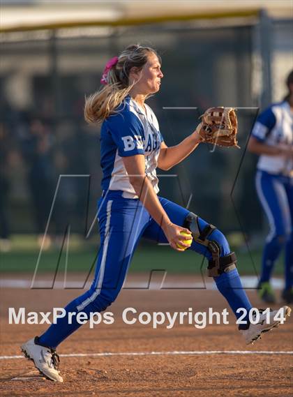 Thumbnail 2 in Barbers Hill vs. Dawson (UIL 4A Region 3 Regional Playoff) photogallery.