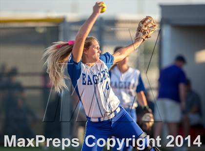 Thumbnail 1 in Barbers Hill vs. Dawson (UIL 4A Region 3 Regional Playoff) photogallery.