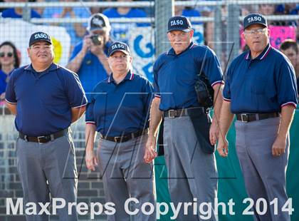 Thumbnail 2 in Barbers Hill vs. Dawson (UIL 4A Region 3 Regional Playoff) photogallery.
