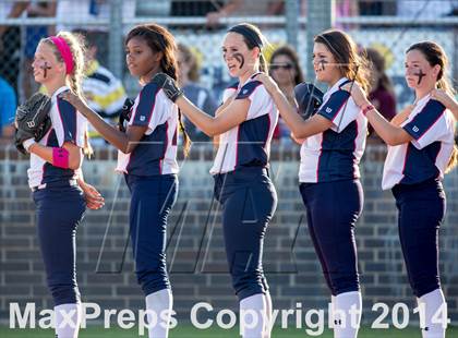 Thumbnail 1 in Barbers Hill vs. Dawson (UIL 4A Region 3 Regional Playoff) photogallery.
