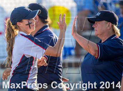 Thumbnail 1 in Barbers Hill vs. Dawson (UIL 4A Region 3 Regional Playoff) photogallery.