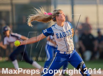 Thumbnail 3 in Barbers Hill vs. Dawson (UIL 4A Region 3 Regional Playoff) photogallery.