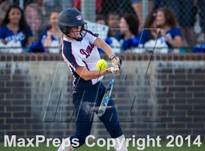 Thumbnail 3 in Barbers Hill vs. Dawson (UIL 4A Region 3 Regional Playoff) photogallery.