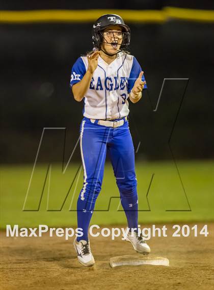 Thumbnail 2 in Barbers Hill vs. Dawson (UIL 4A Region 3 Regional Playoff) photogallery.