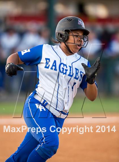 Thumbnail 2 in Barbers Hill vs. Dawson (UIL 4A Region 3 Regional Playoff) photogallery.