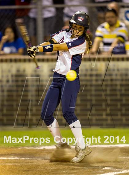 Thumbnail 1 in Barbers Hill vs. Dawson (UIL 4A Region 3 Regional Playoff) photogallery.
