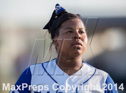 Thumbnail 3 in Barbers Hill vs. Dawson (UIL 4A Region 3 Regional Playoff) photogallery.