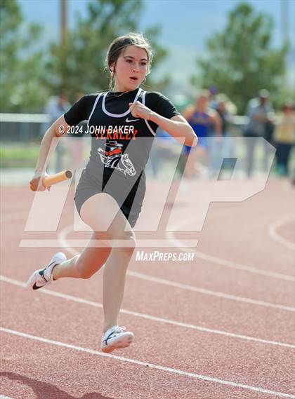 Thumbnail 1 in Fernley Invitational (4X200M Relay) photogallery.