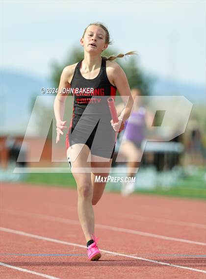 Thumbnail 3 in Fernley Invitational (4X200M Relay) photogallery.