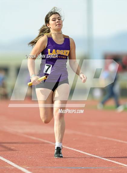 Thumbnail 1 in Fernley Invitational (4X200M Relay) photogallery.