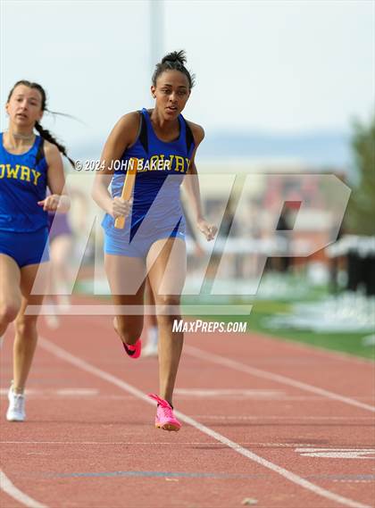 Thumbnail 3 in Fernley Invitational (4X200M Relay) photogallery.