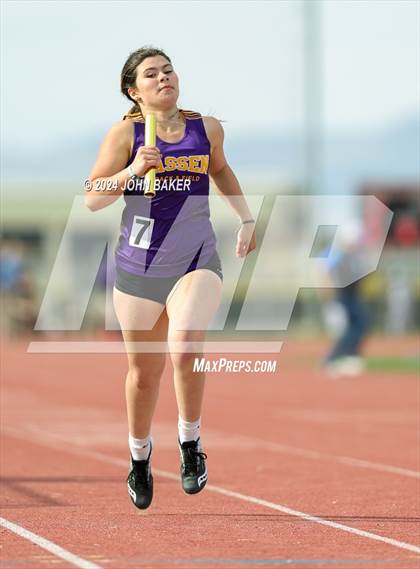 Thumbnail 3 in Fernley Invitational (4X200M Relay) photogallery.