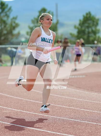 Thumbnail 2 in Fernley Invitational (4X200M Relay) photogallery.